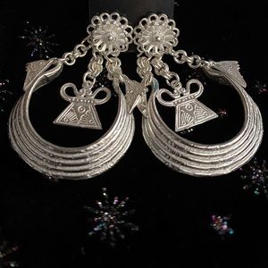 Xauv & phiaj Earrings